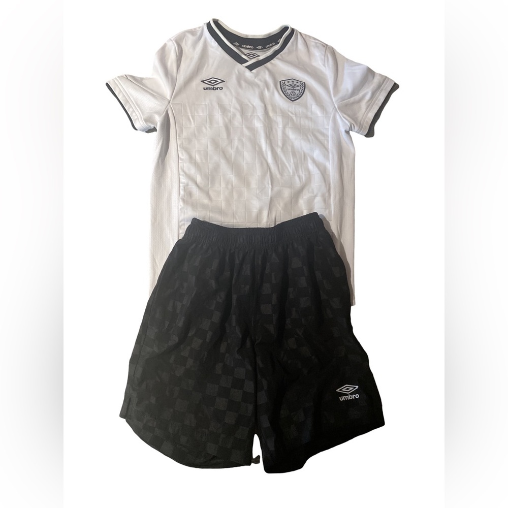 Umbro boys size 8-10 soccer shirt with shorts